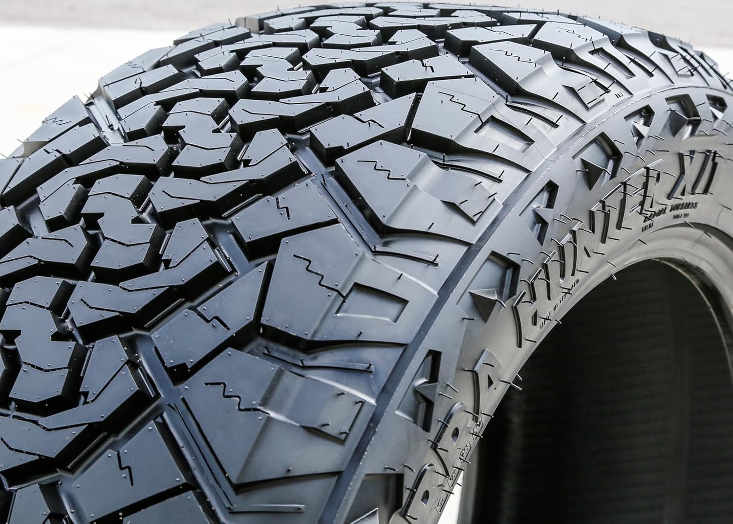 Venom Power Terra Hunter X/T XT All-Terrain Mud Light Truck Radial Tire-35X12.50R20LT 35X12.50X20 35X12.50-20 121R Load Range E LRE 10-Ply BSW Black Side Wall